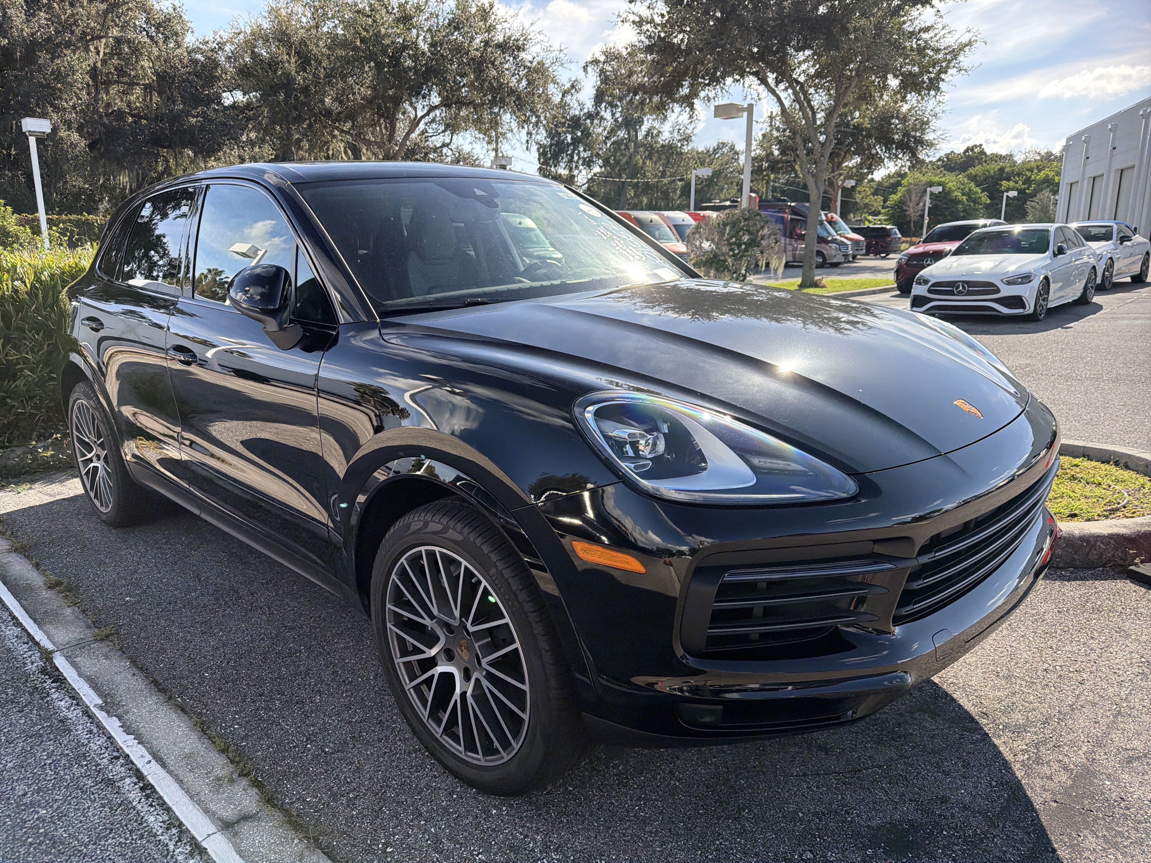 Used 2023 Porsche Cayenne Platinum Edition AWD/4WD image 1