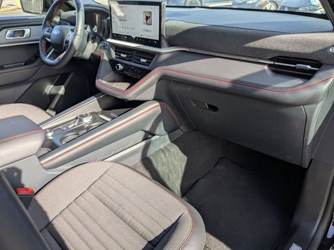 Used 2025 Ford Explorer ST-Line w/ ST-Line Street Pack image 34