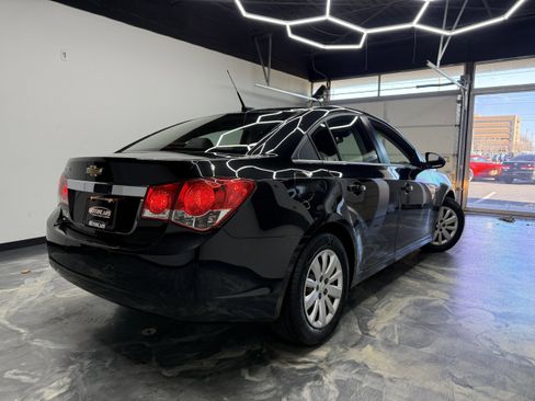 Used 2011 Chevrolet Cruze LS image 5