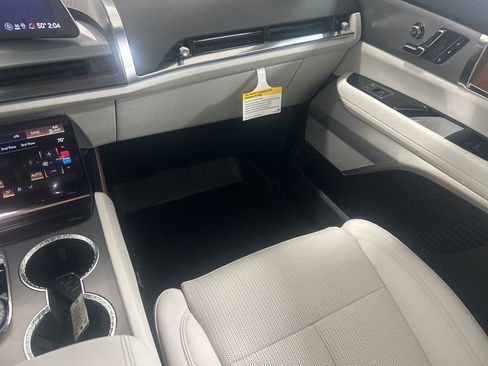 Used 2026 Cadillac Vistiq Sport w/ LPO, Floor Liner Package image 20