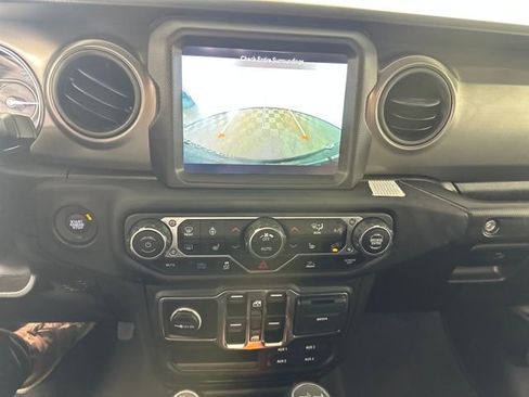 Used 2023 Jeep Wrangler Unlimited w/ Cold Weather Group image 22
