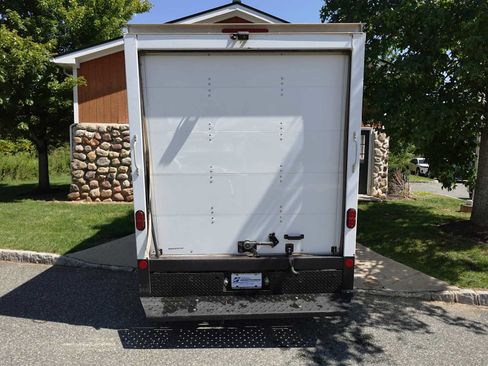 Used 2022 Ford Transit 350 DRW RWD image 6