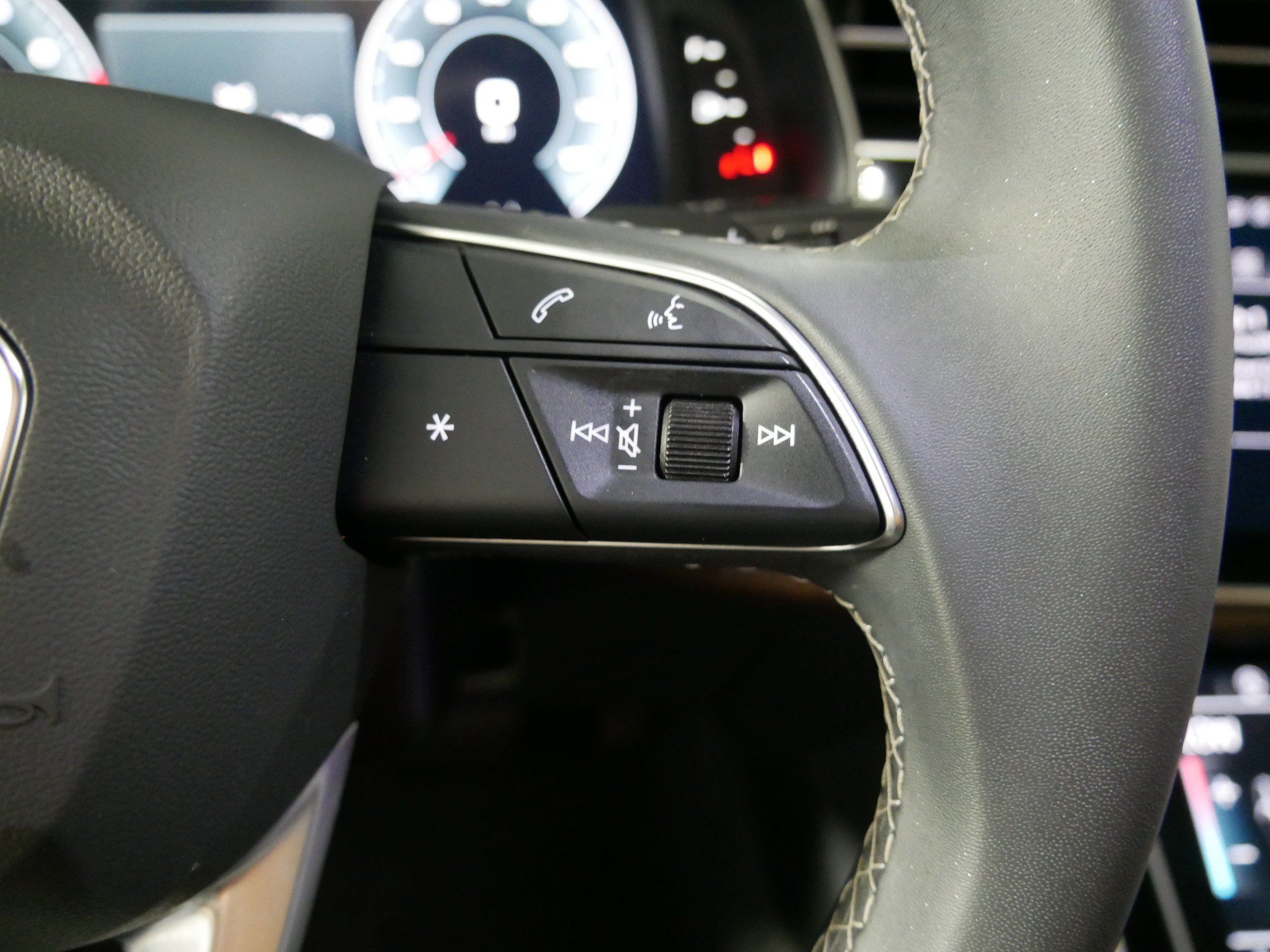 Used 2025 Audi Q7 3.0T Prestige AWD/4WD image 28