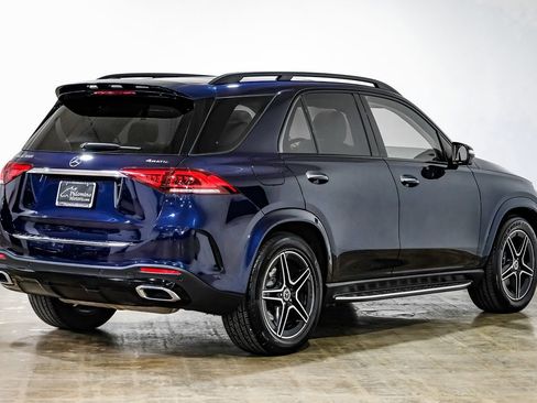 Used 2022 Mercedes-Benz GLE 350 4MATIC w/ AMG Line Exterior image 8