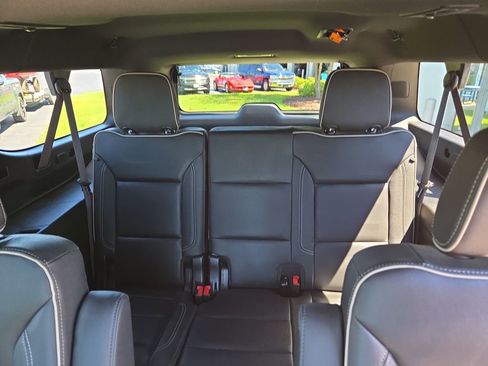 Certified 2023 Chevrolet Suburban Premier AWD/4WD image 31