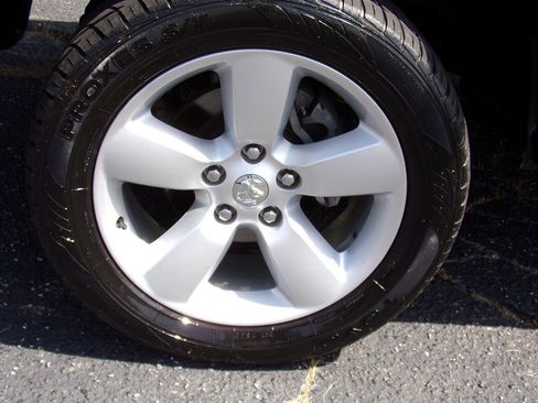Used 2015 RAM 1500 Express AWD/4WD image 23
