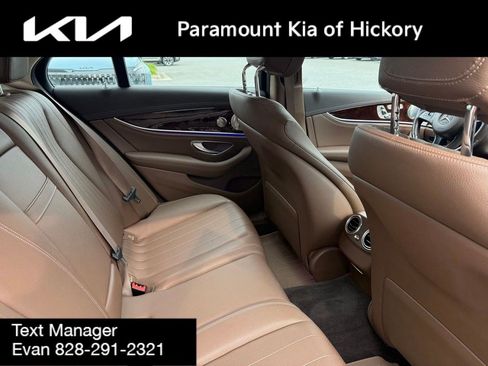 Used 2017 Mercedes-Benz E 300 4MATIC image 8