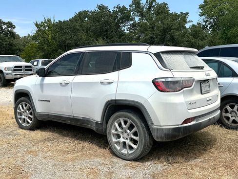 Used 2023 Jeep Compass Latitude AWD/4WD image 5
