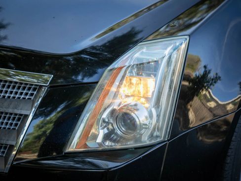 Used 2010 Cadillac CTS Premium image 7