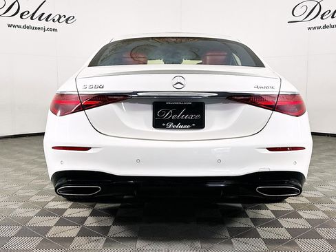 Used 2022 Mercedes-Benz S 580 4MATIC Sedan w/ AMG Line Package image 5