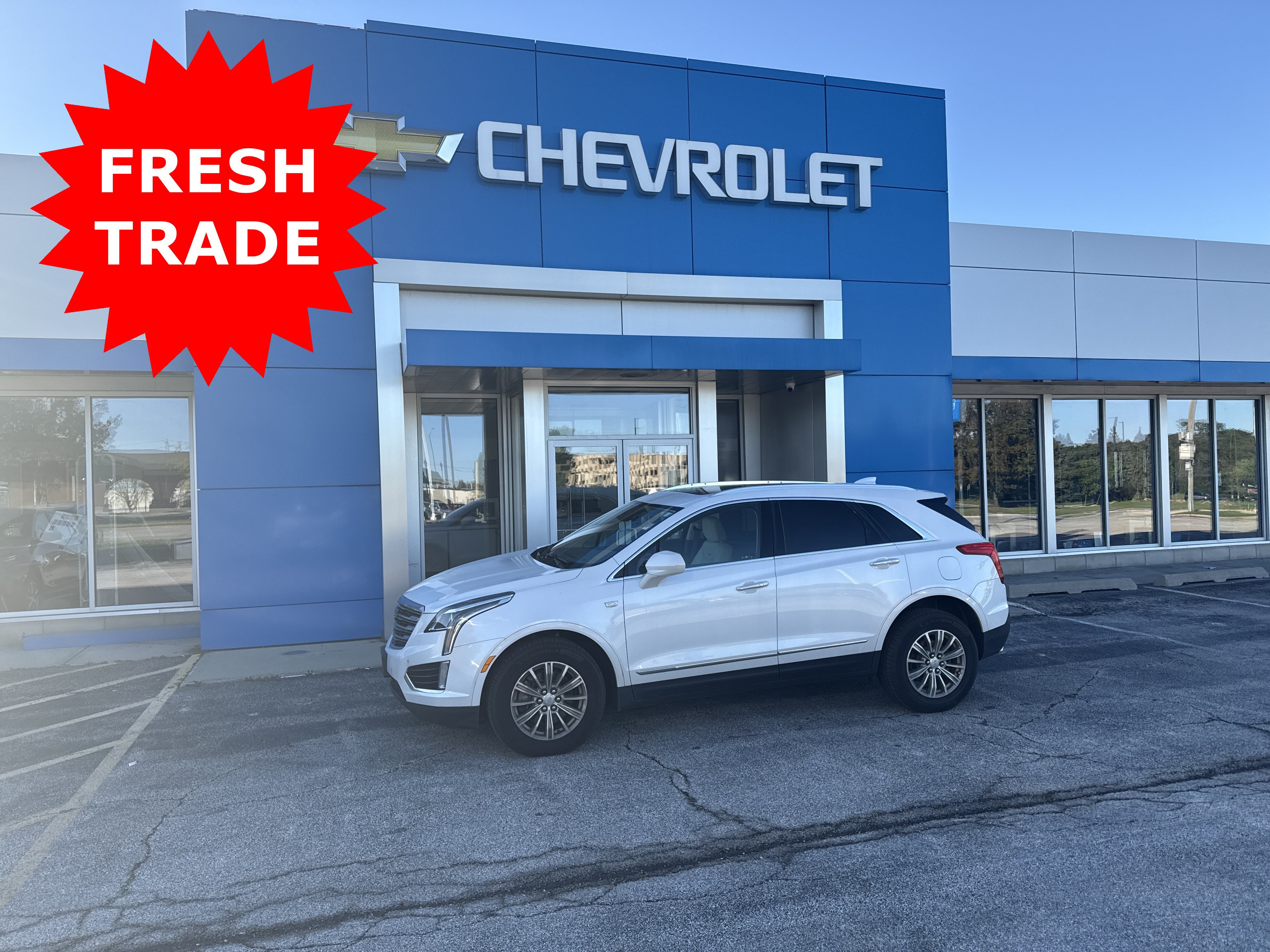 Used 2018 Cadillac XT5 Luxury w/ Driver Awareness Package AWD/4WD image 2