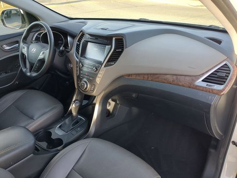 Used 2017 Hyundai Santa Fe Limited image 20
