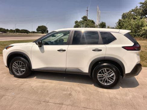 Used 2023 Nissan Rogue S AWD/4WD image 4