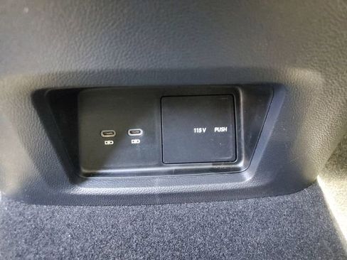 Certified 2025 Volkswagen Atlas SE w/ Panoramic Sunroof Package image 12