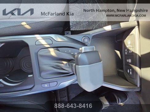 New 2025 Kia K4 LX image 19
