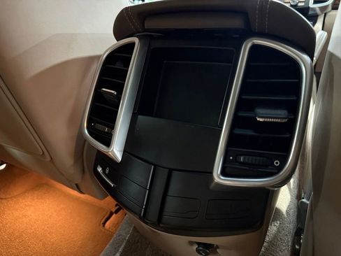 Used 2012 Porsche Cayenne S image 19