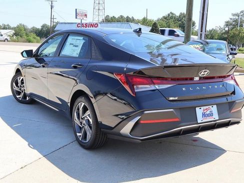 New 2025 Hyundai Elantra Sport image 2