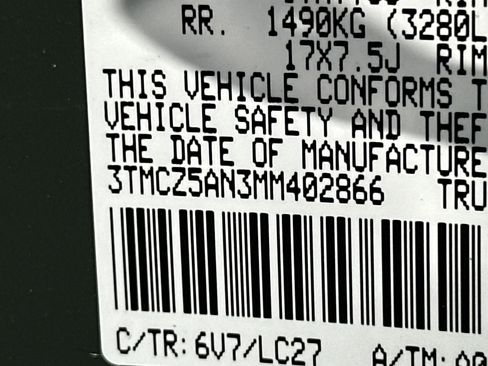 Used 2021 Toyota Tacoma TRD Sport w/ TRD Premium Sport Package AWD/4WD image 33