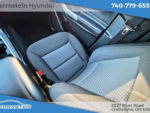 Used 2023 Ford Explorer XLT image 15