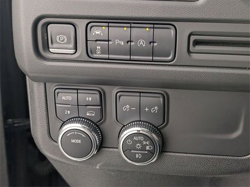 Used 2023 GMC Yukon SLT image 16