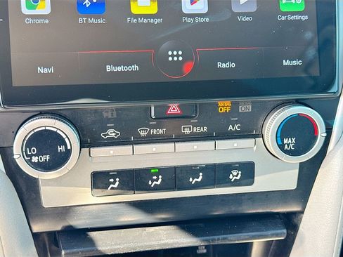 Used 2013 Toyota Camry LE image 18