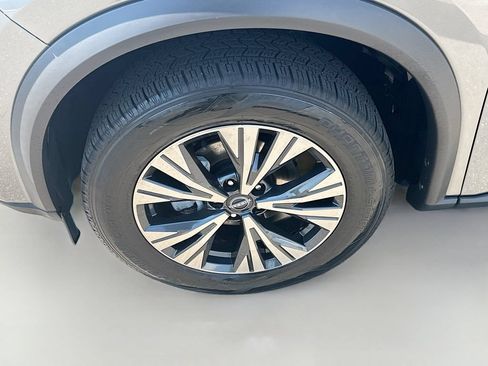 Certified 2023 Nissan Rogue SV FWD image 25