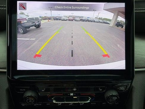 Used 2022 Jeep Grand Cherokee Limited image 20