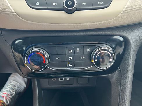 Used 2023 Buick Encore GX Preferred FWD image 27