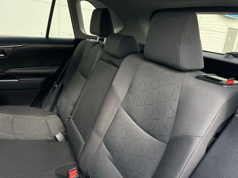 Used 2021 Toyota RAV4 XLE image 39
