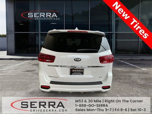 Used 2020 Kia Sedona EX w/ EX Premium Package image 3