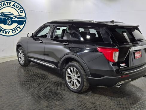 Used 2021 Ford Explorer Limited w/ Equipment Group 301A AWD/4WD image 3