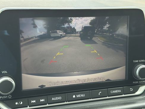 Used 2022 Nissan Rogue S FWD image 18