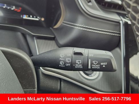 Used 2023 Jeep Grand Cherokee Laredo image 24