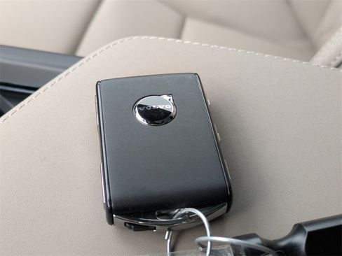 New 2026 Volvo XC60 B5 Plus w/ Protection Package Premier image 42