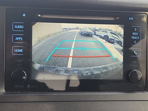 Used 2015 Toyota Sienna LE image 21