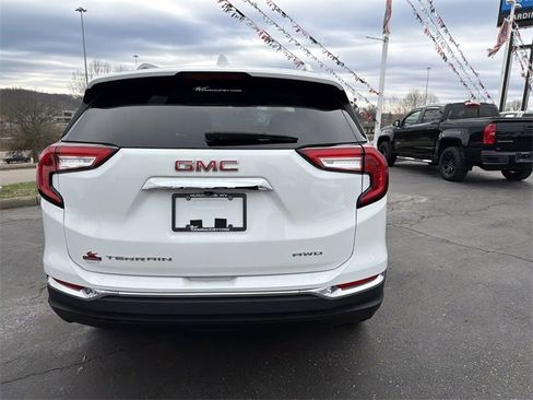 Used 2023 GMC Terrain SLT image 5