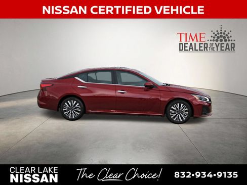 Certified 2024 Nissan Altima 2.5 SV w/ SV Premium Package FWD image 9