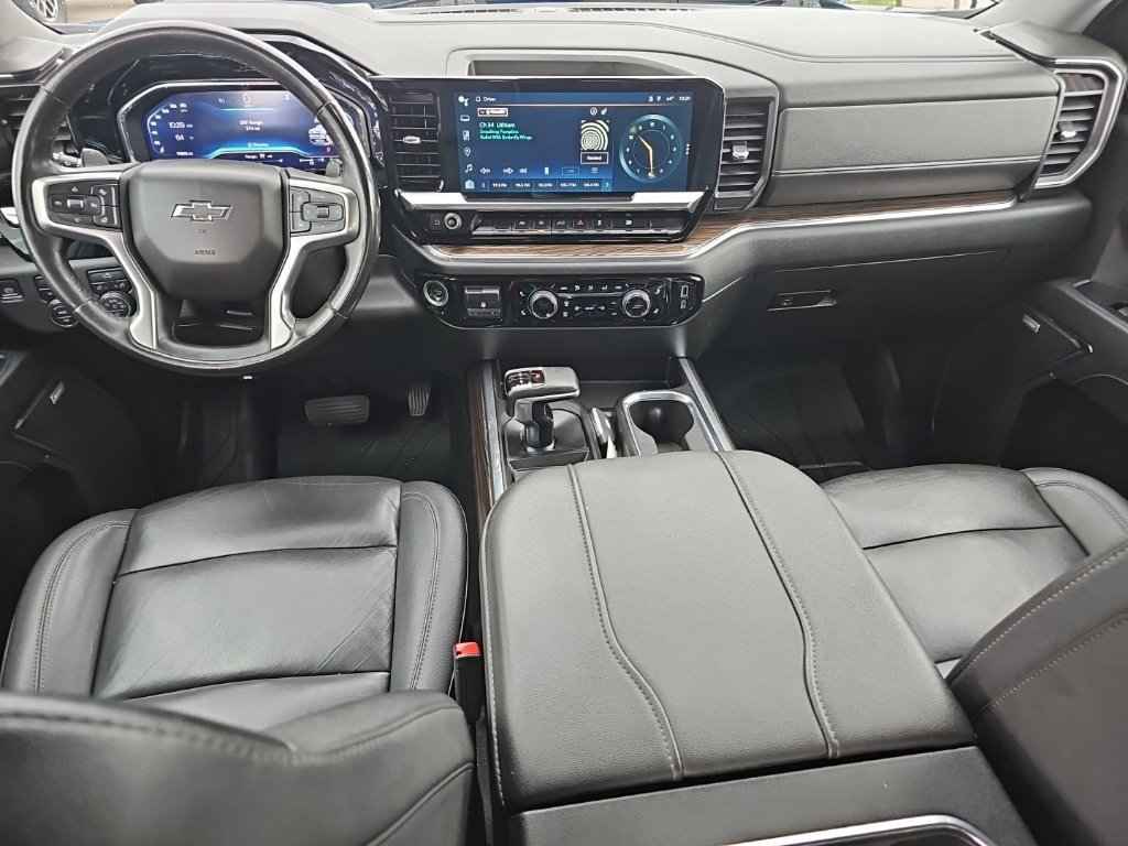 Used 2023 Chevrolet Silverado 1500 RST w/ Convenience Package II AWD/4WD image 3