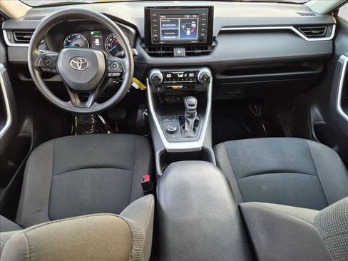 Used 2022 Toyota RAV4 LE AWD/4WD image 16