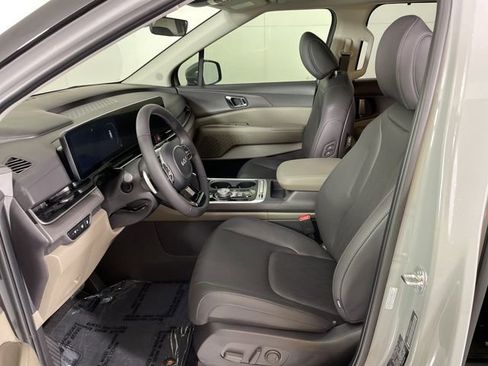 New 2026 Kia Carnival SX image 16