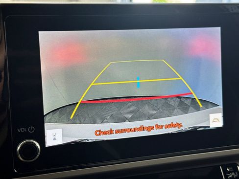 Used 2025 Toyota Camry SE image 23