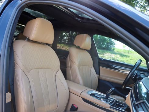 Used 2016 BMW 750i xDrive AWD/4WD image 21