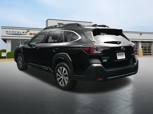 Used 2023 Subaru Outback Premium AWD/4WD image 3