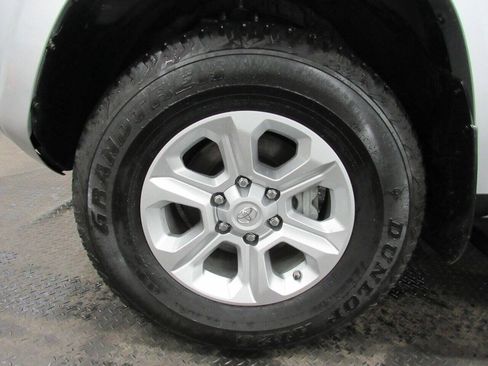 Used 2020 Toyota 4Runner SR5 Premium AWD/4WD image 22