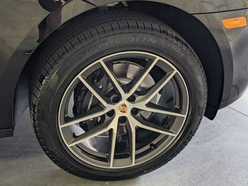 New 2025 Porsche Macan image 14