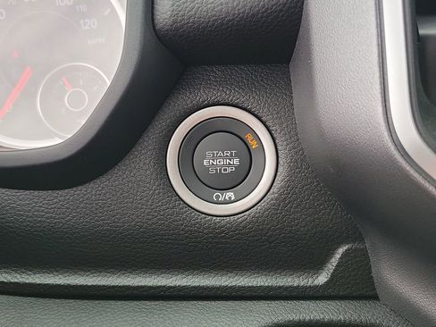 New 2026 RAM 1500 Big Horn AWD/4WD image 11