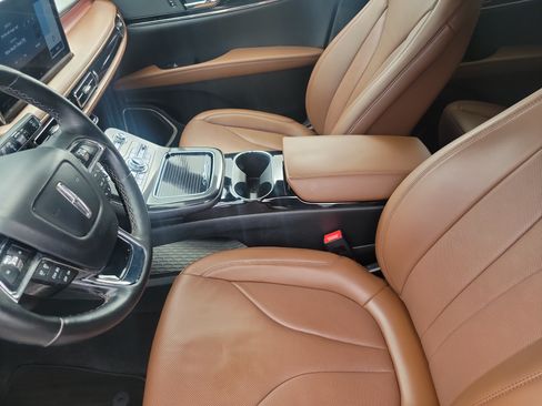 Certified 2023 Lincoln Nautilus Reserve AWD/4WD image 14