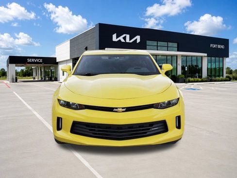 Used 2017 Chevrolet Camaro LT RWD image 2