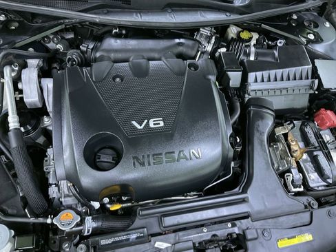 Used 2017 Nissan Maxima Platinum image 18