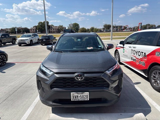 Used 2024 Toyota RAV4 XLE w/ Convenience Package FWD image 3